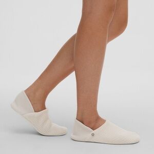 lululemon🍋Cashmere&Wool Ribbed Slip-On Slippers in Angel Wing Size Large NWT